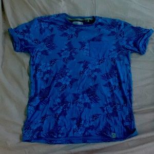 Free Planet Blue tropical shirt Medium